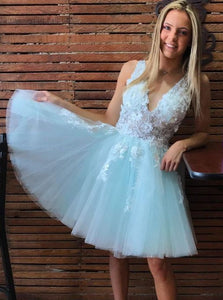 V-neck Tulle Mint Green Short Prom Homecoming Dress With Appliques OM522