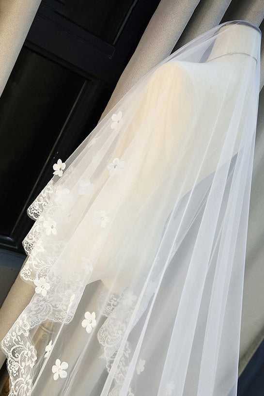 One-tier Chapel Trailing Tulle Bridal Veils With Lace Flower OV21