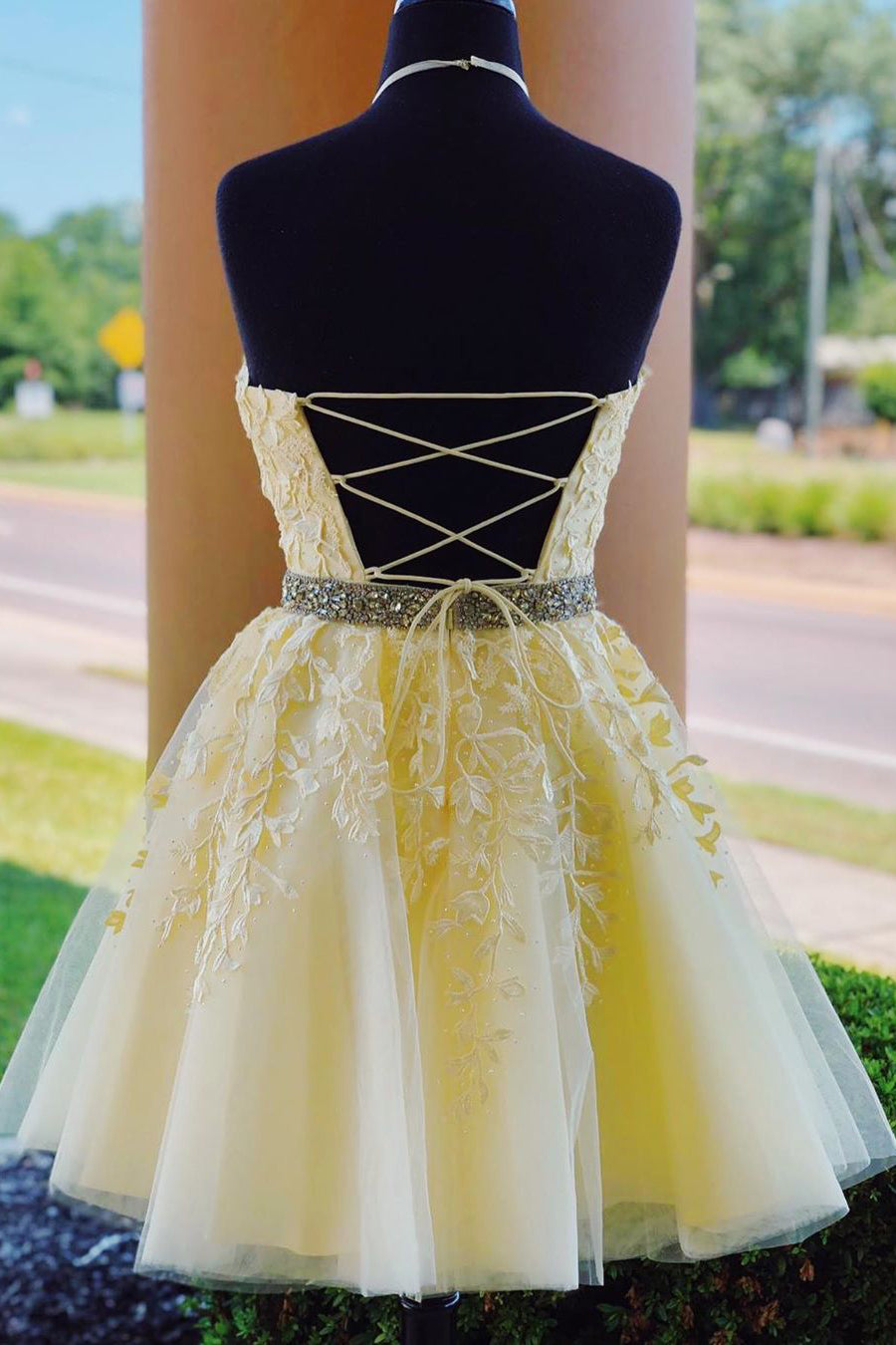 Tulle Lace Appliques Beading Short Homecoming Dress with Lace-Up OM462