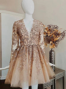Long Sleeves V-neck Tulle Short Prom Dress With Appliques OM431