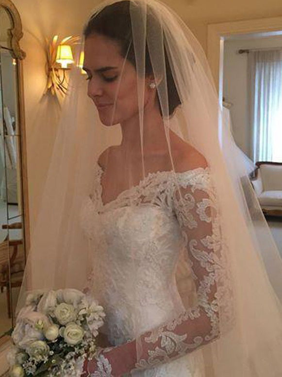Long Sleeves Off-Shoulder Sheath/Column Lace Wedding Dress OW184