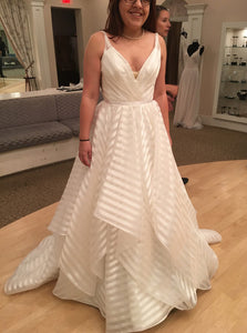 Deep V-Neck Stripes Plus Size Wedding Dresses Organza Backless Bridal Gown OW637
