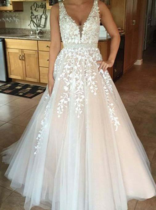 V Neck Lace Appliques Ball Gown Tulle Backless Wedding Dress OW323