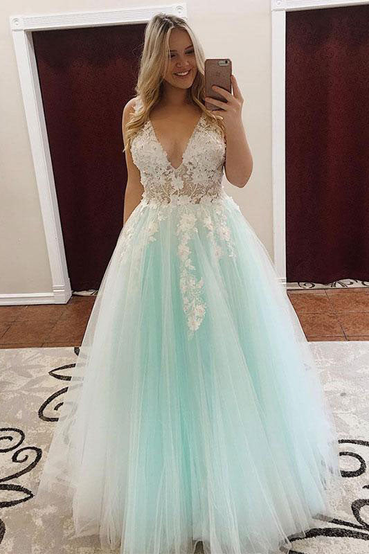 Princess Prom Dress 3D Floral Appliques Tulle V-Neck Sweet 16 Dress OP609