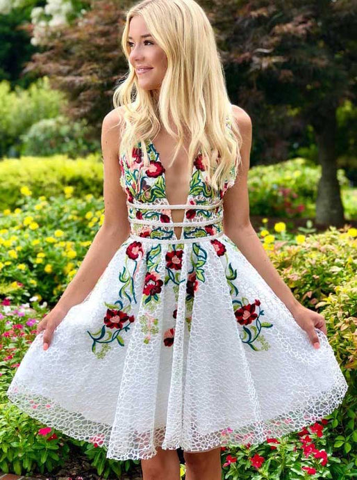 Charming A-line Lace Floral Homecoming Dress V Neck Short Prom Dress OM136